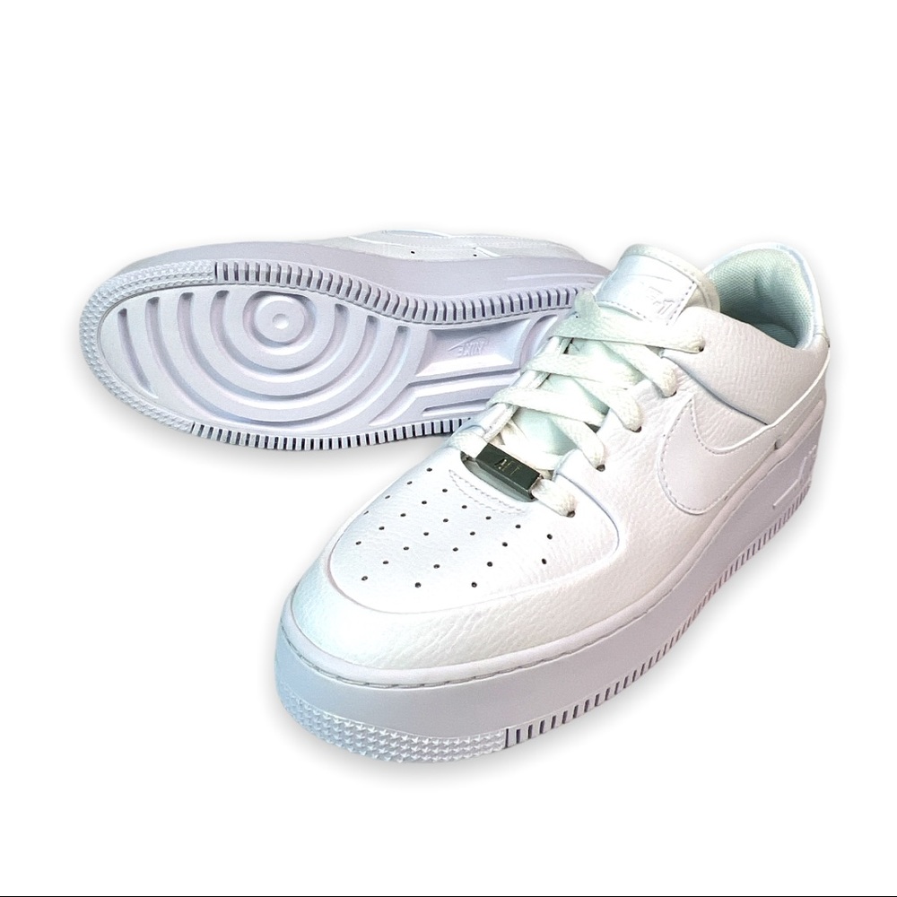 NIKE Airforce 1 Low top All White Mens 10.5 Womens 11.5 Sneakers NEW